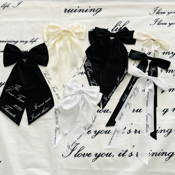 💖 Tortured Taylor I love you SCARF - Picture 8 of 11